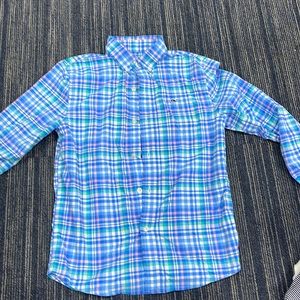 Vineyard Vines button down. Kids S